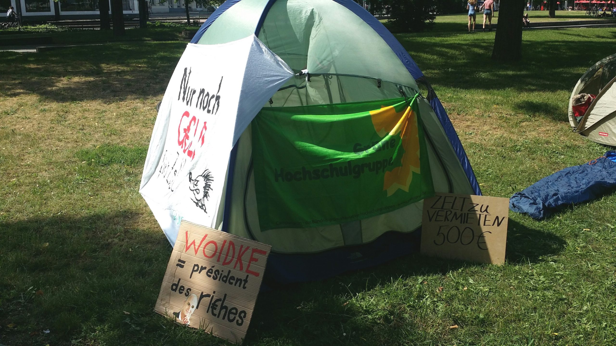 Zelt DEMO „Studis unter Dach und Fach!“