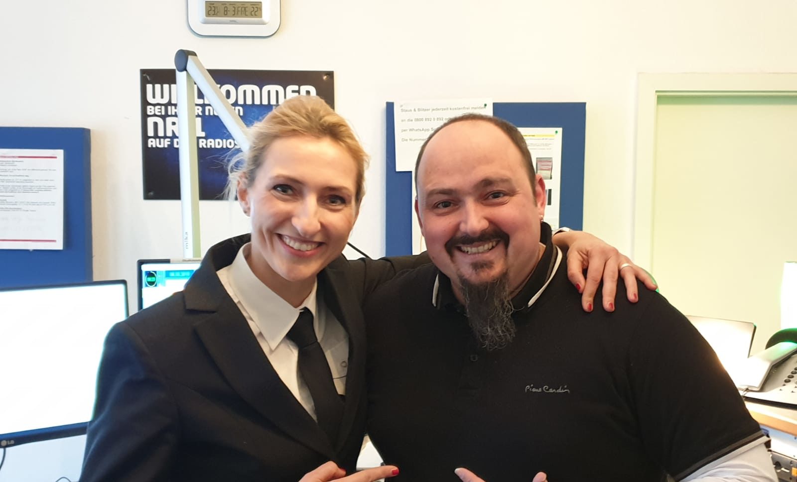 Tobi & die Radiowecker, heben am Frauentag ab…
