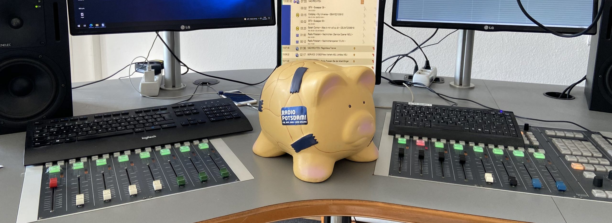 Marcus gewinnt (zum Weltspartag) Flora, das Sparschwein, und 523,21€!