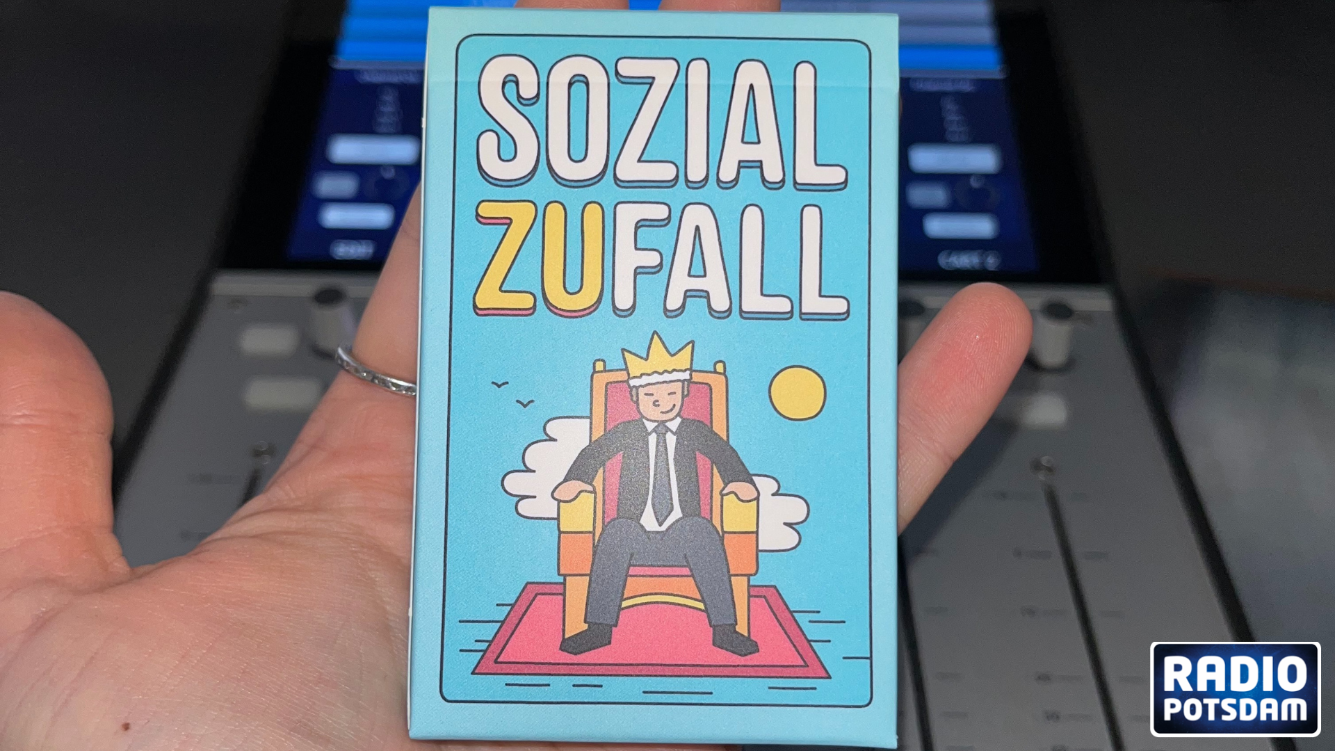 Sozialzufall – das neue Kartenspiel über soziale Ungleichheiten