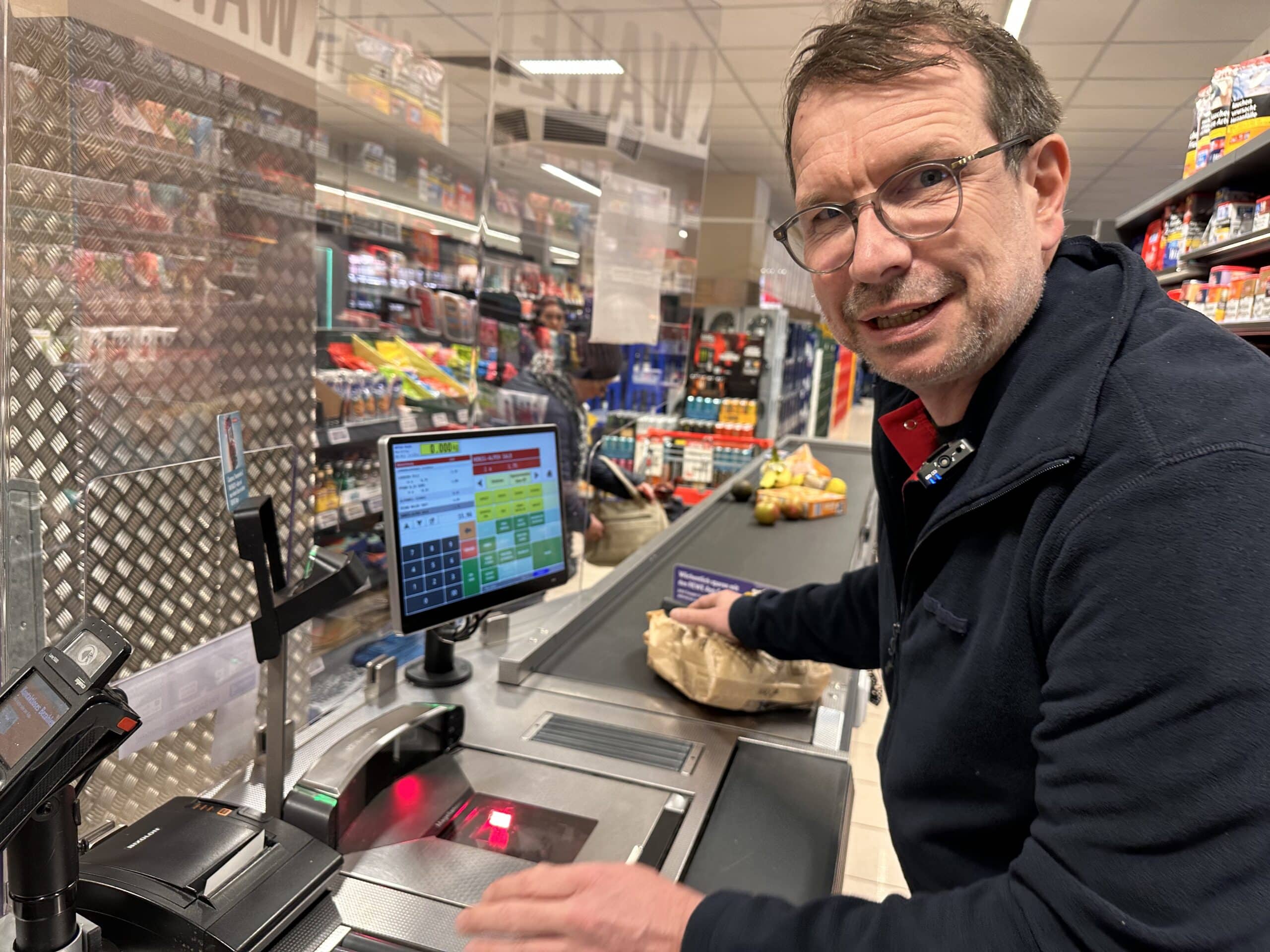 Smyrek arbeitet.. bei REWE Grube