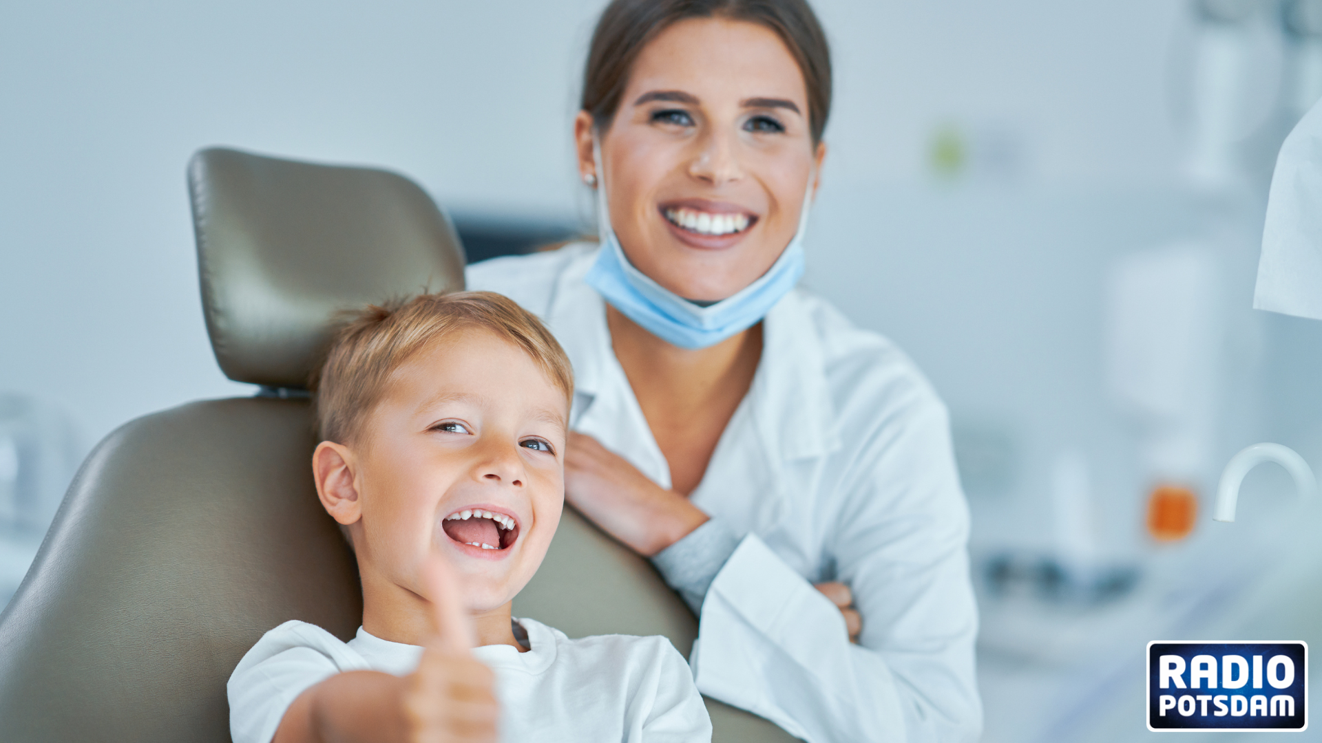 Kids beim Zahnarzt – mit Therapiehunden und ganz viel Einfühlsamkeit