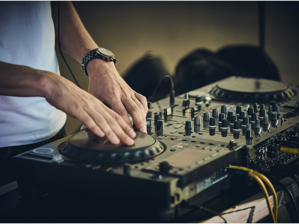 OpenDecks DJ Lounge